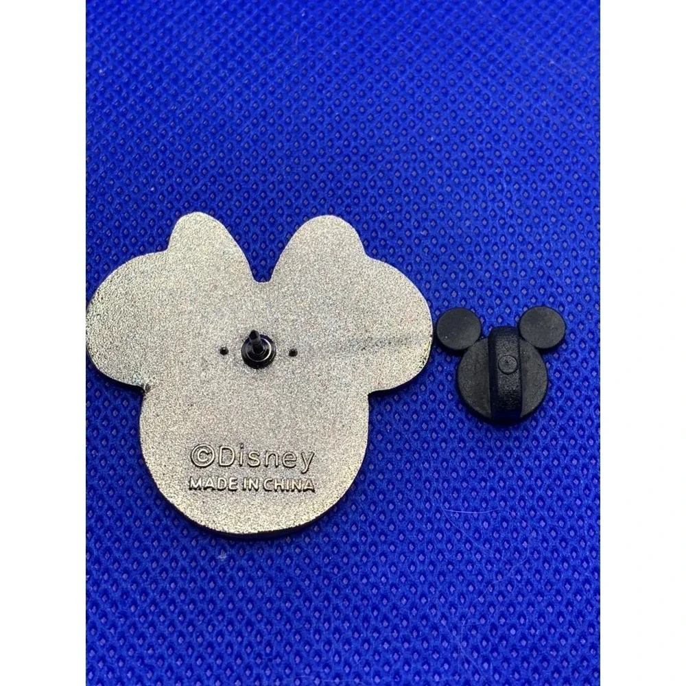Vintage Minnie Mouse Disney pin AUTHENTIC shiny coated Finish